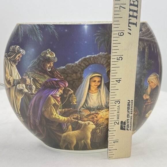 Stony Creek Nativity Scene Illuminated Glass Orbis Vase By Dona Gelsinger Oval - Picture 11 of 14
